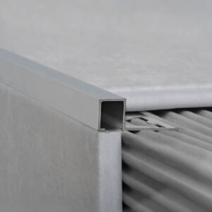 Aluminio Guard. Quadra 12x10mm X2,5m Cromo Mate A1 (2)